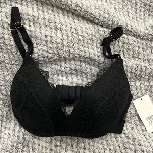Lively NWT padded T-shirt bra style 47570 32DD black